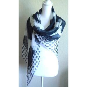 Chico's Gray Cream Abstract Circle Polka Dot Animal Print 100% Silk Scarf